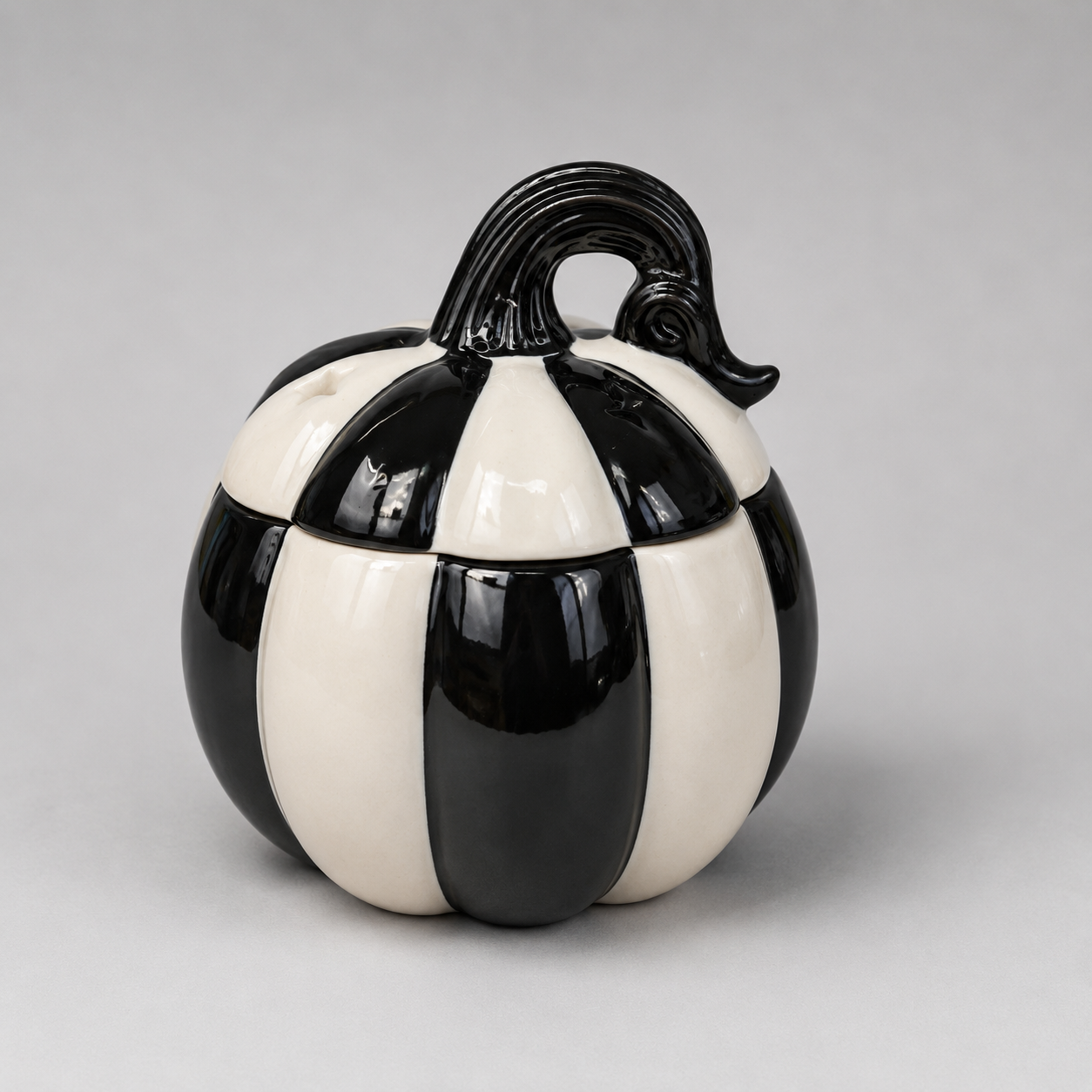 Pumpkin Burner (Black/White)